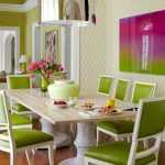 Yeşil renkli yemek masası