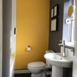 Sarı siyah banyo rengi